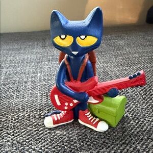 Blue Pete the Cat Tonies Figurine with Red Guitar and Green Backpack
